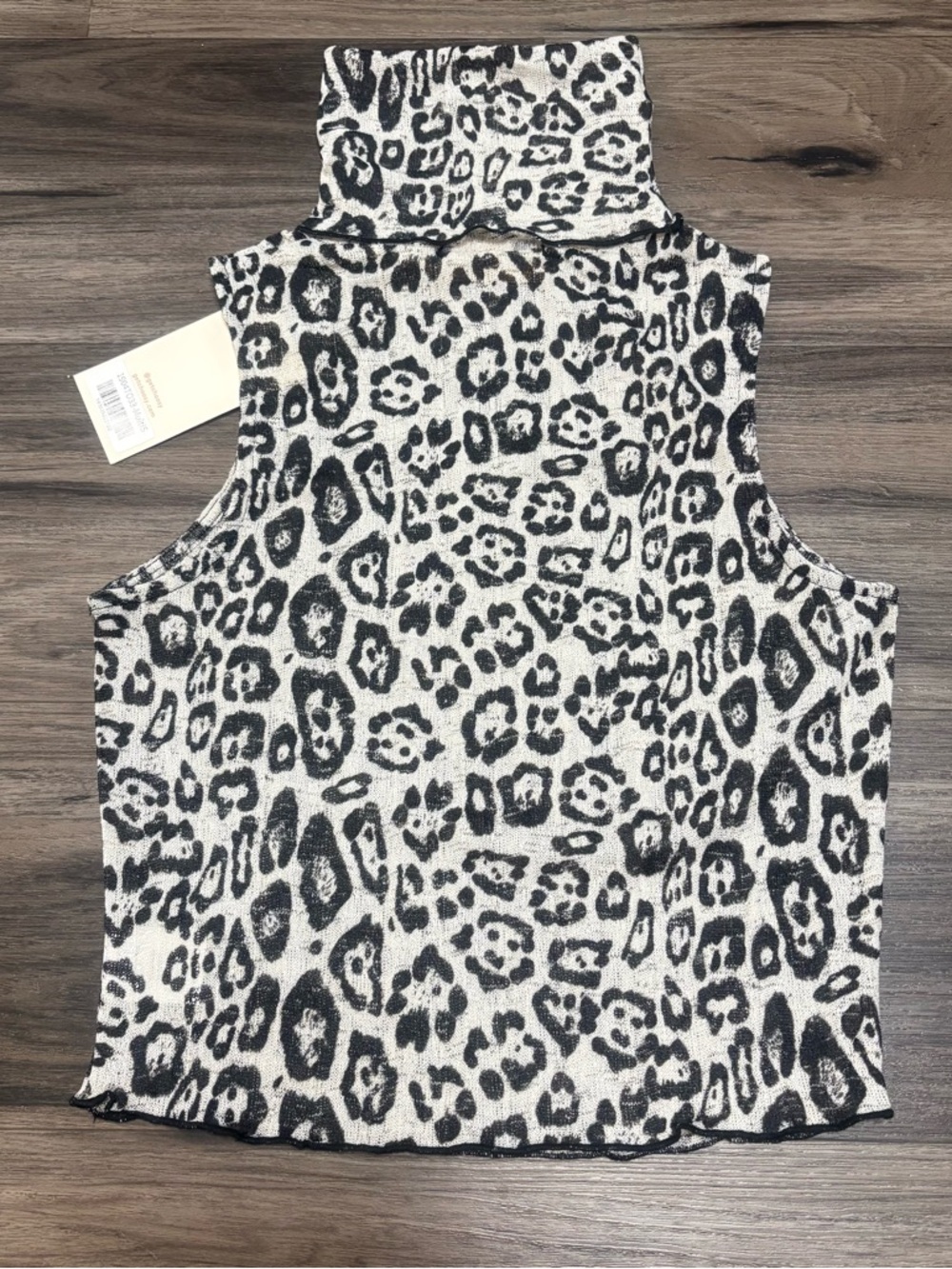 Sleeveless Leopard Print Turtleneck Tank Top - Black & White